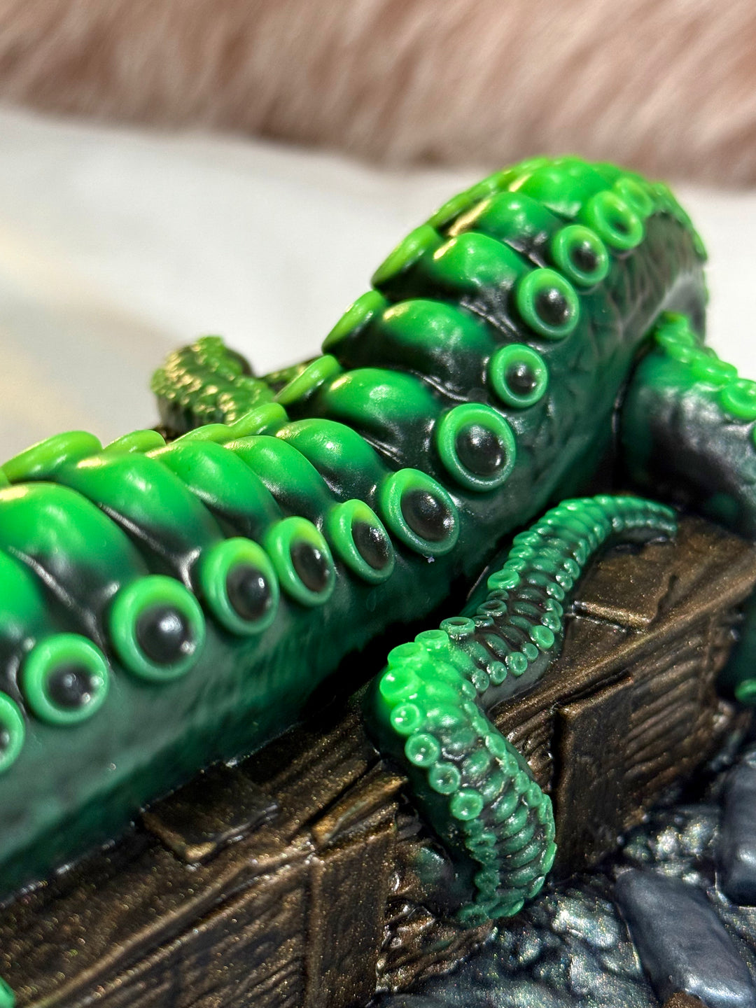 The Coffin Grinder – Tentacle Strap-Down Grinder