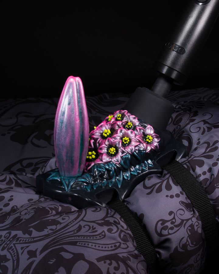 Lilly Woodland Fantasy Strap-Down Wand Grinder