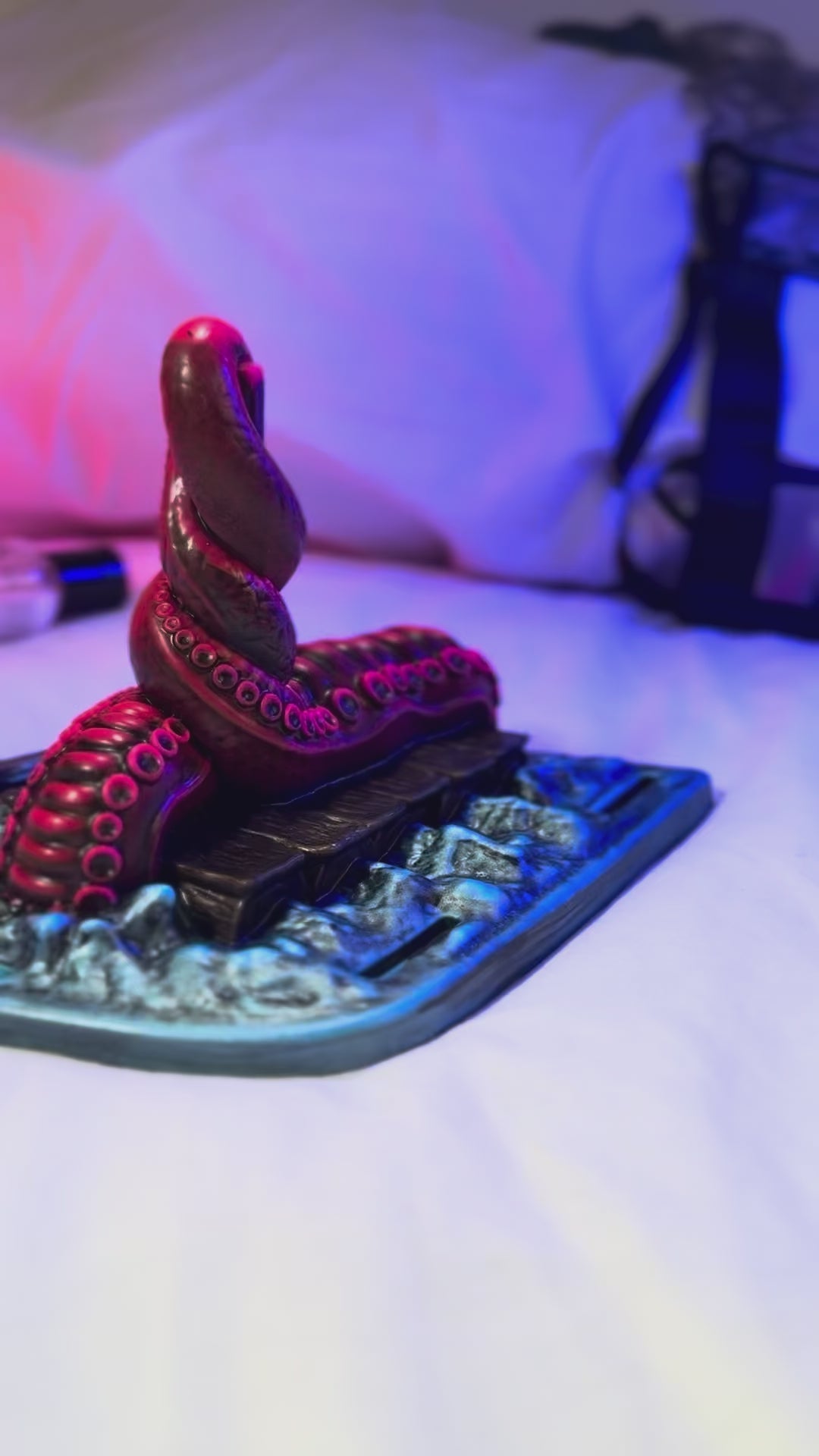 The Kraken - Clitoral Grinder with Insertable