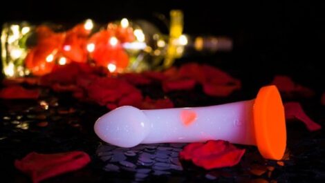 Godemiche SIlicone Dildo Ambit Pink Hearts For Valentines Limited Edition Black Rose Bottle Lights