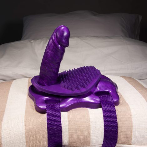 Dee Grinder Bundle Godemiche Purple With Tall Pyramids Grind Ring on Bed